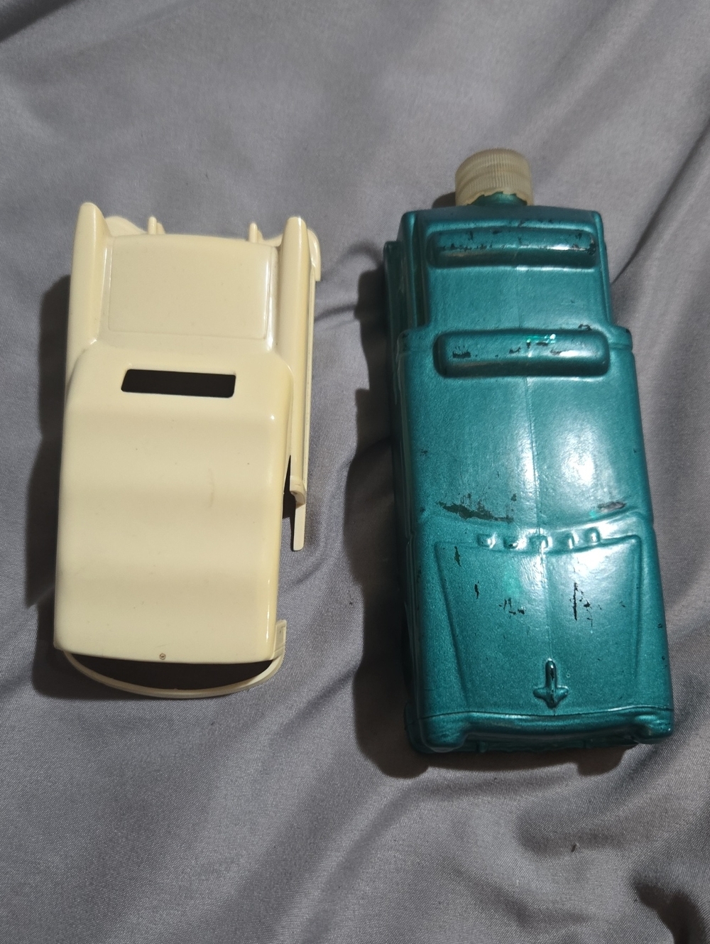 Avon Chevrolet '55 Aftershave - Teal and White